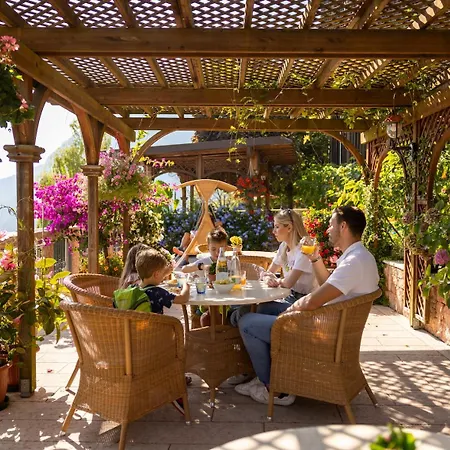 Miravalle Hotel San Lorenzo Dorsino